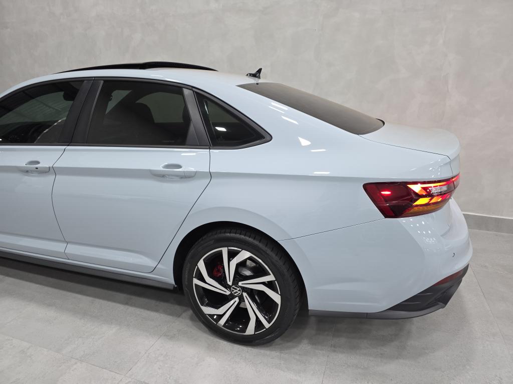 VOLKSWAGEN Jetta - Foto