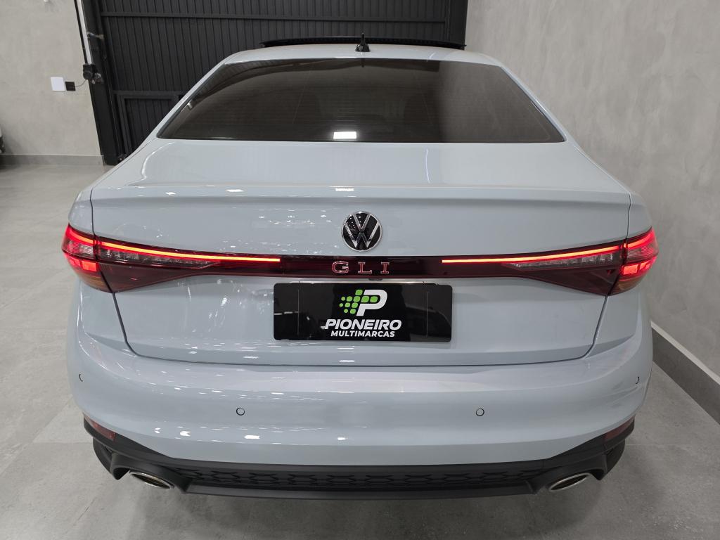 VOLKSWAGEN Jetta - Foto