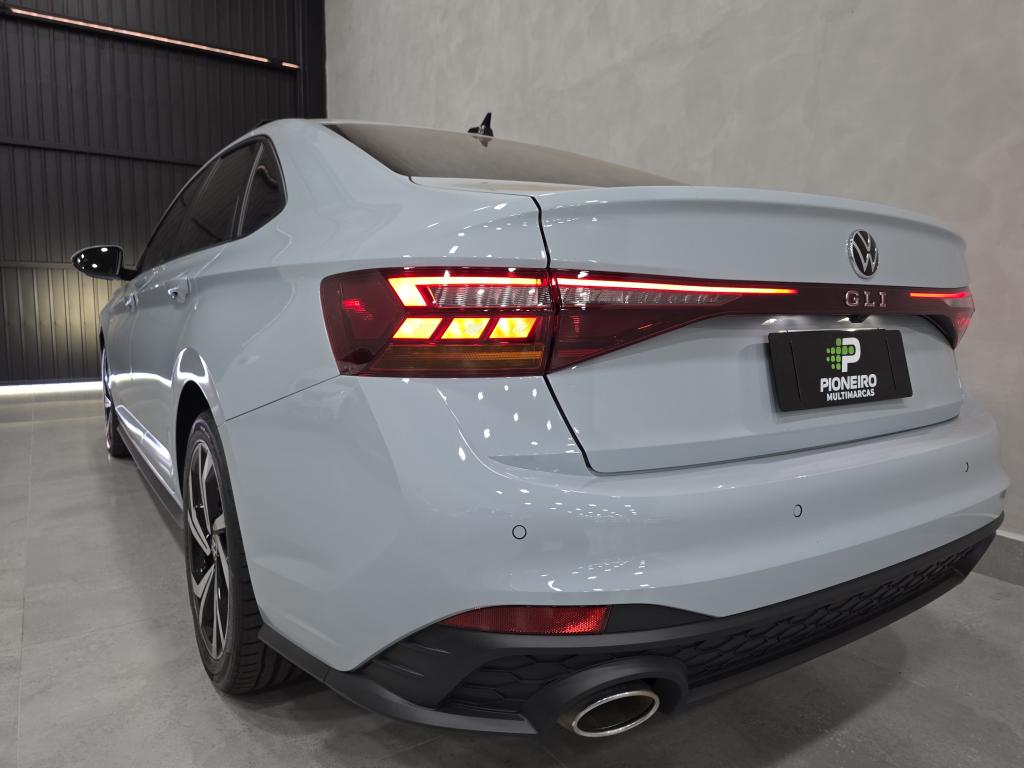 VOLKSWAGEN Jetta - Foto