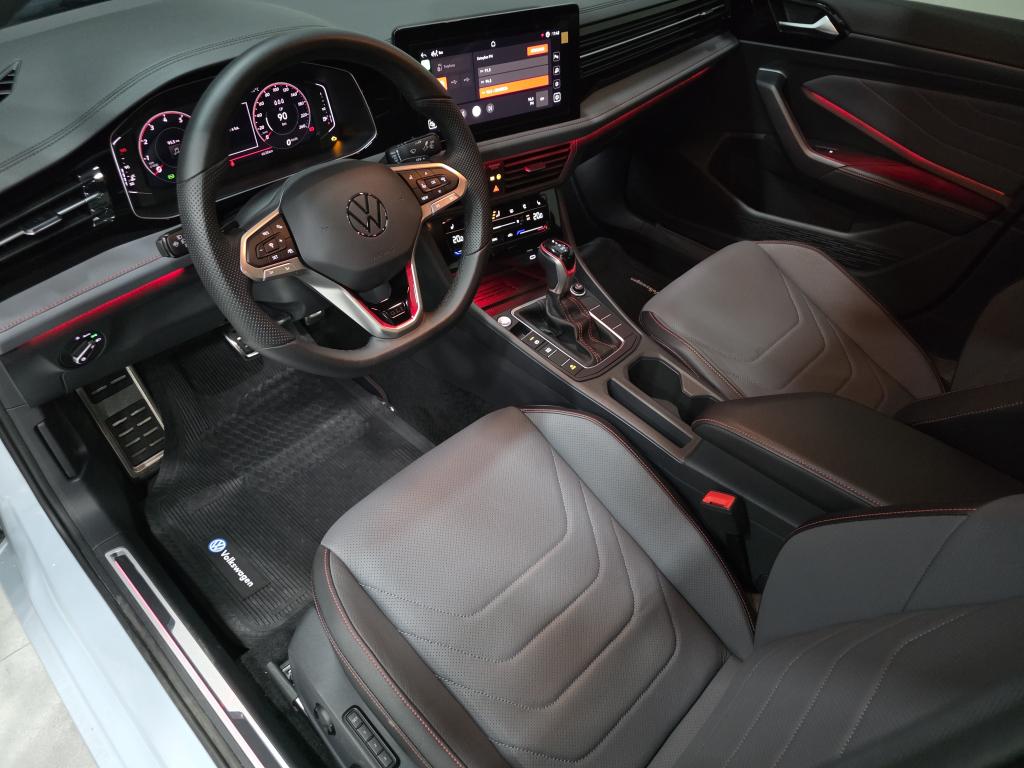 VOLKSWAGEN Jetta - Foto