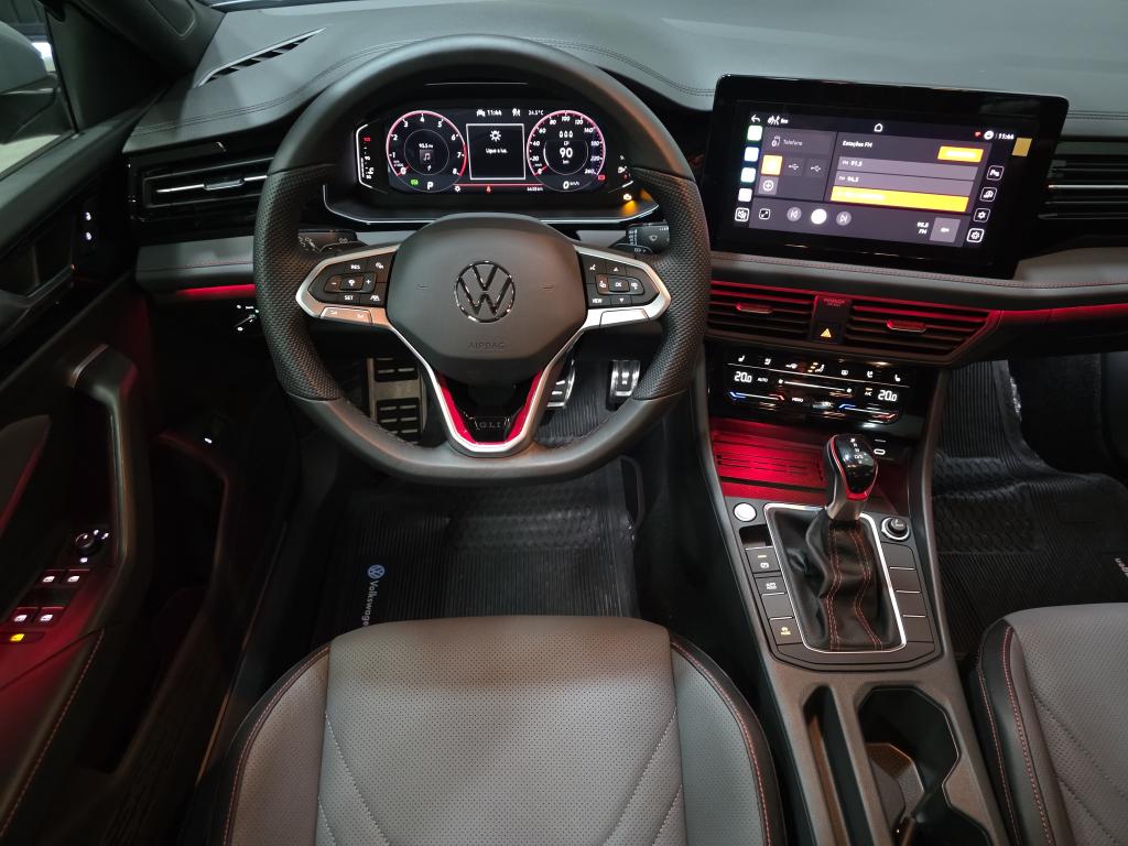 VOLKSWAGEN Jetta - Foto