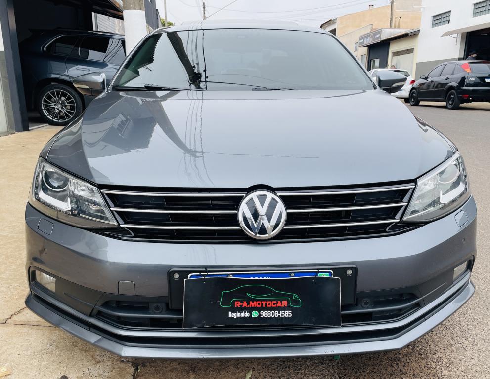 VOLKSWAGEN Jetta - Foto