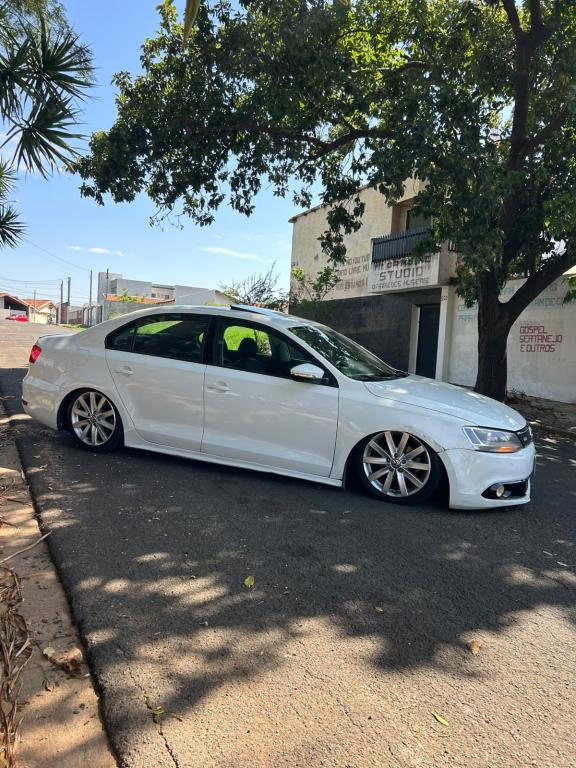 VOLKSWAGEN Jetta - Foto
