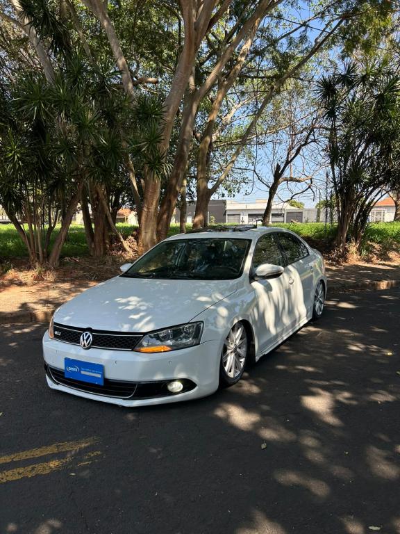 VOLKSWAGEN Jetta - Foto