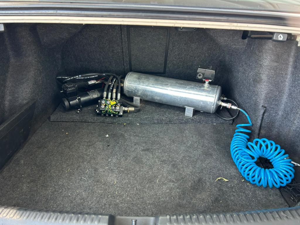 VOLKSWAGEN Jetta - Foto