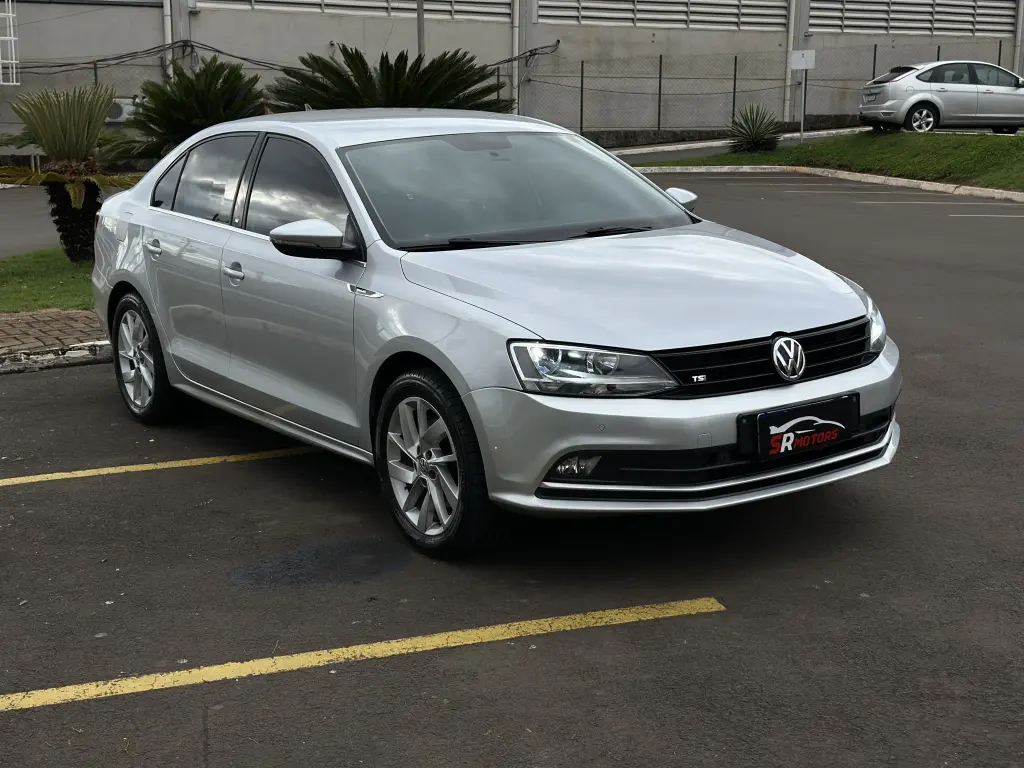 VOLKSWAGEN Jetta - Foto