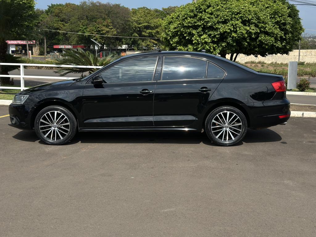 VOLKSWAGEN Jetta - Foto