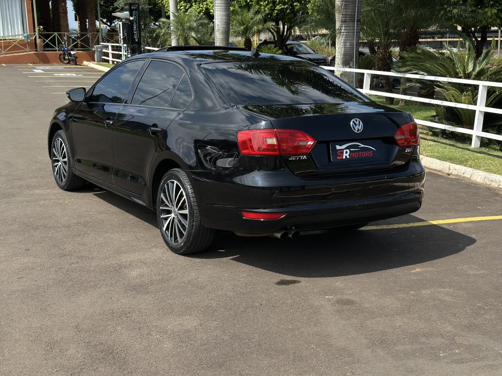 VOLKSWAGEN Jetta - Foto