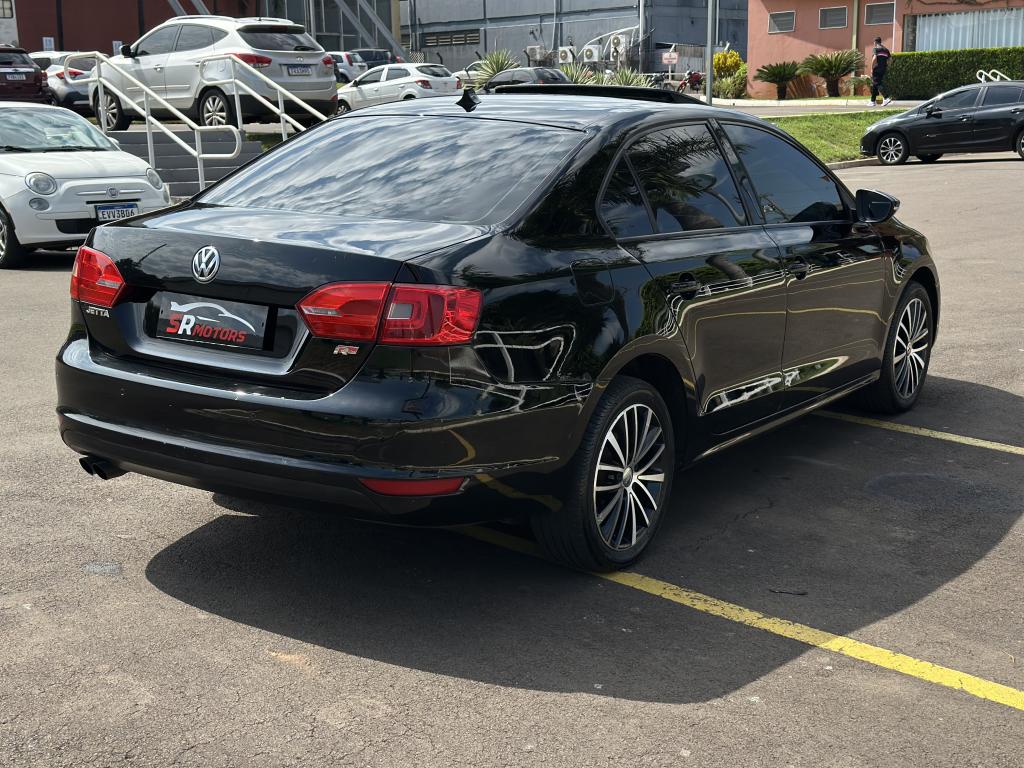 VOLKSWAGEN Jetta - Foto