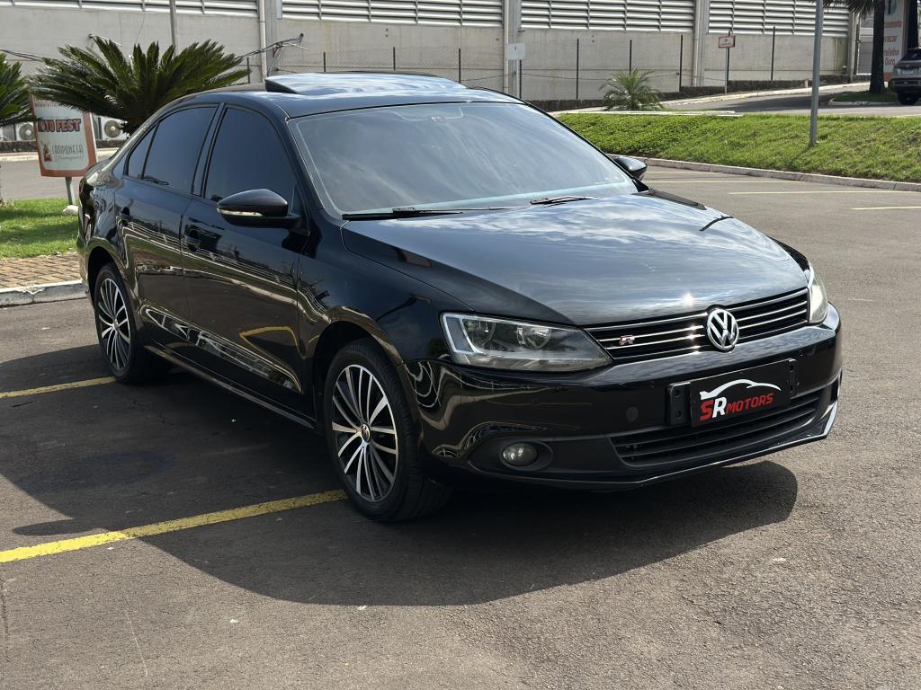 VOLKSWAGEN Jetta - Foto