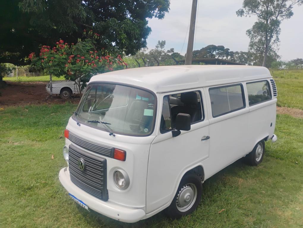 VOLKSWAGEN Kombi