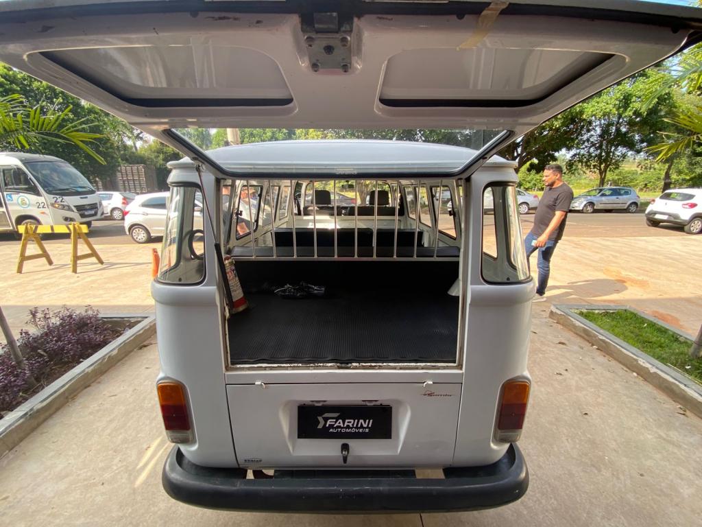 VOLKSWAGEN Kombi - Foto