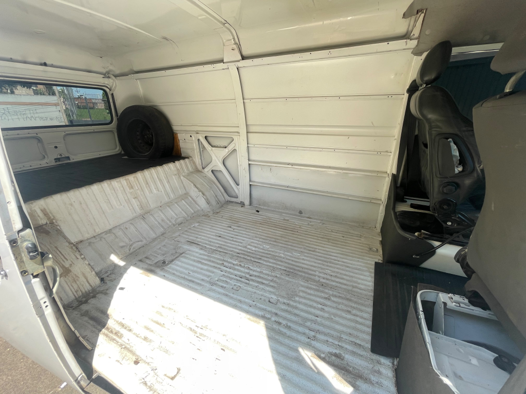 VOLKSWAGEN Kombi Furgão - Foto