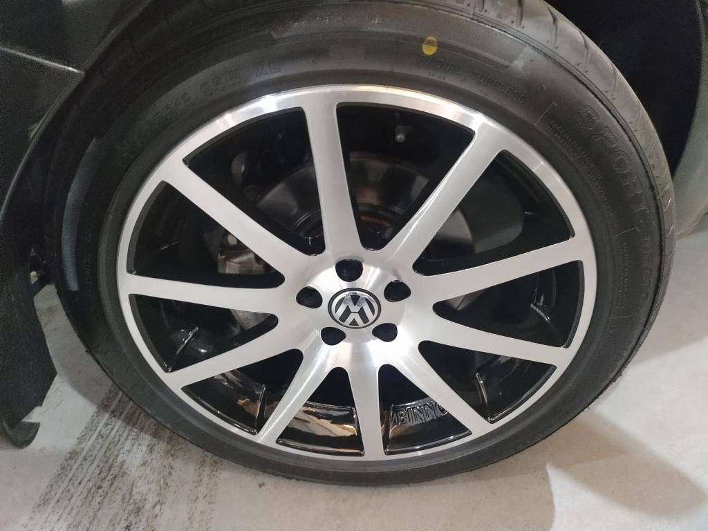 VOLKSWAGEN New Beetle - Foto