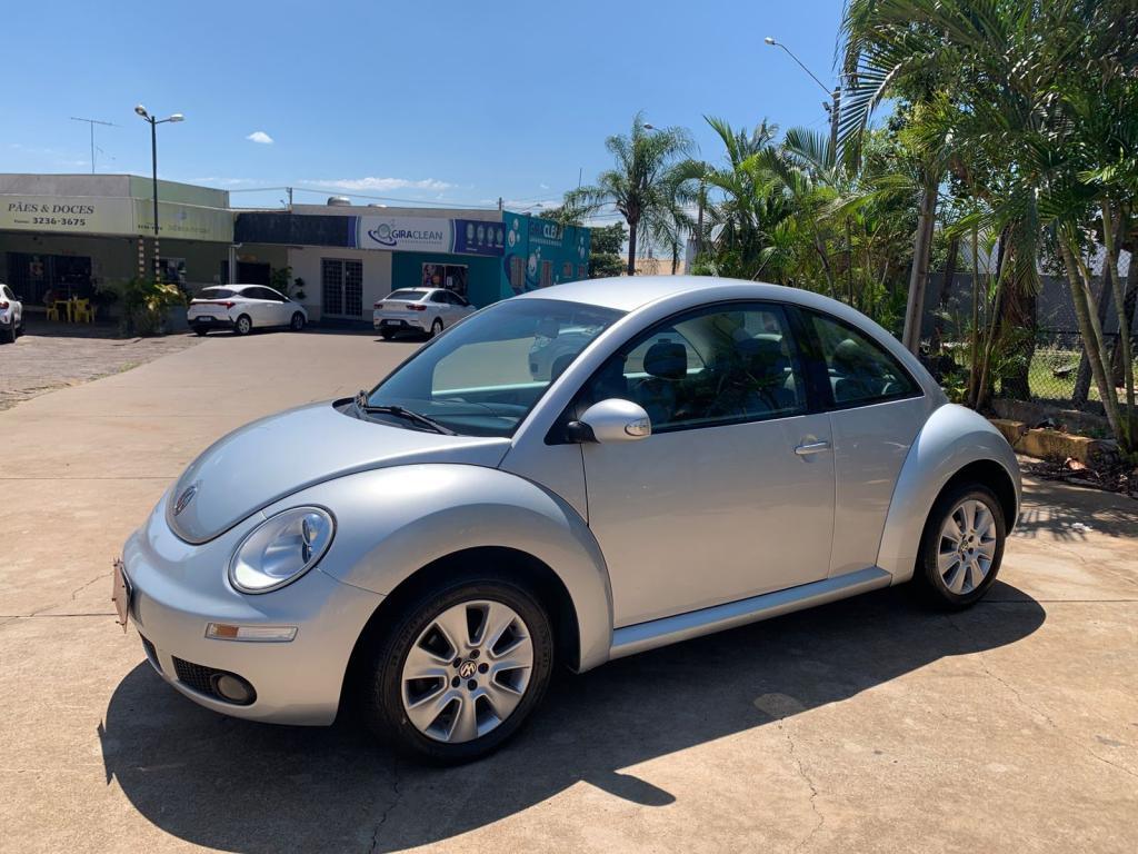 VOLKSWAGEN New Beetle