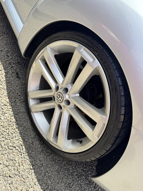 VOLKSWAGEN New Beetle - Foto