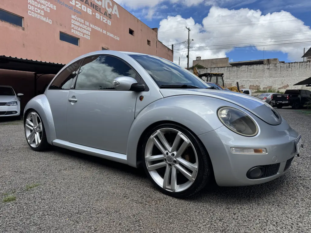 VOLKSWAGEN New Beetle