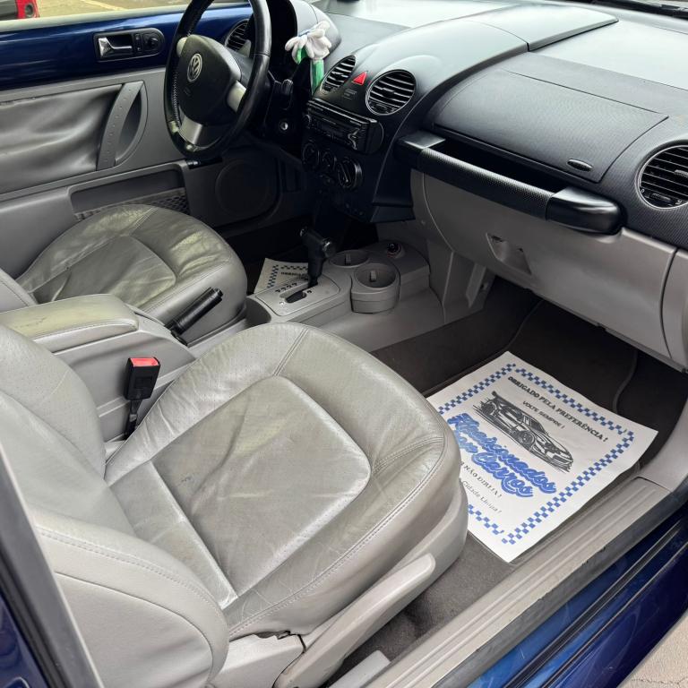 VOLKSWAGEN New Beetle - Foto