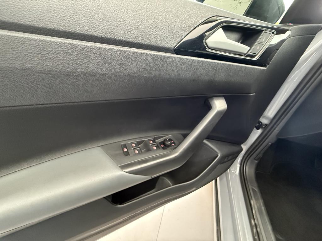 VOLKSWAGEN Nivus - Foto