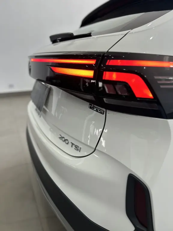 VOLKSWAGEN Nivus - Foto