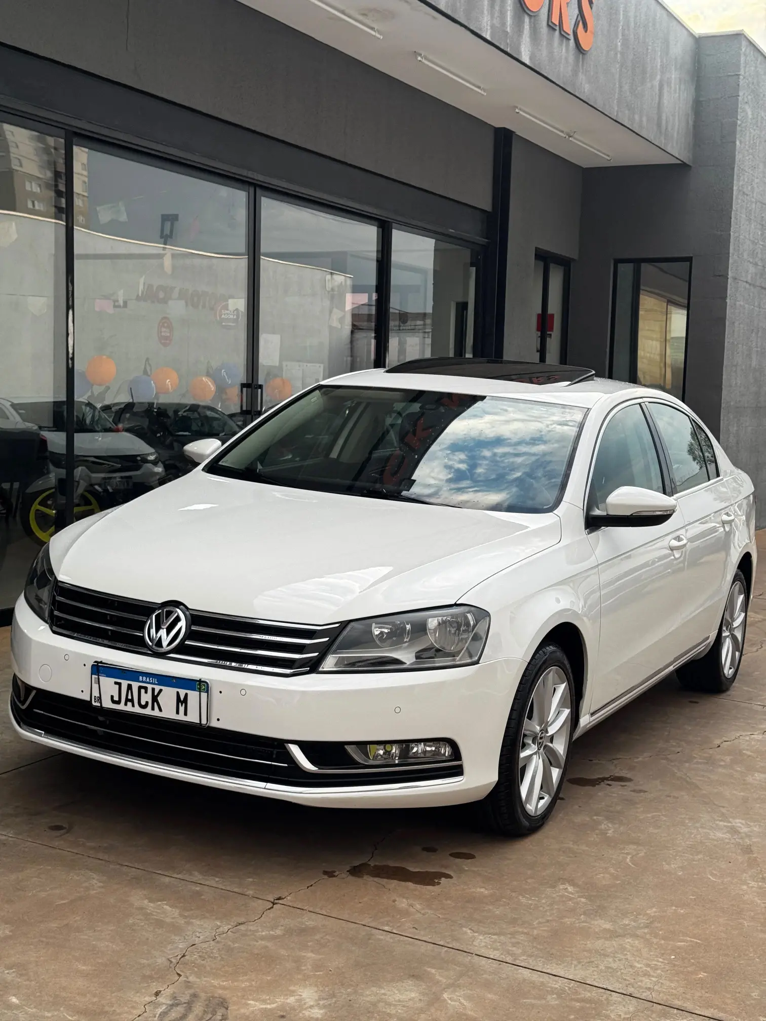 VOLKSWAGEN Passat