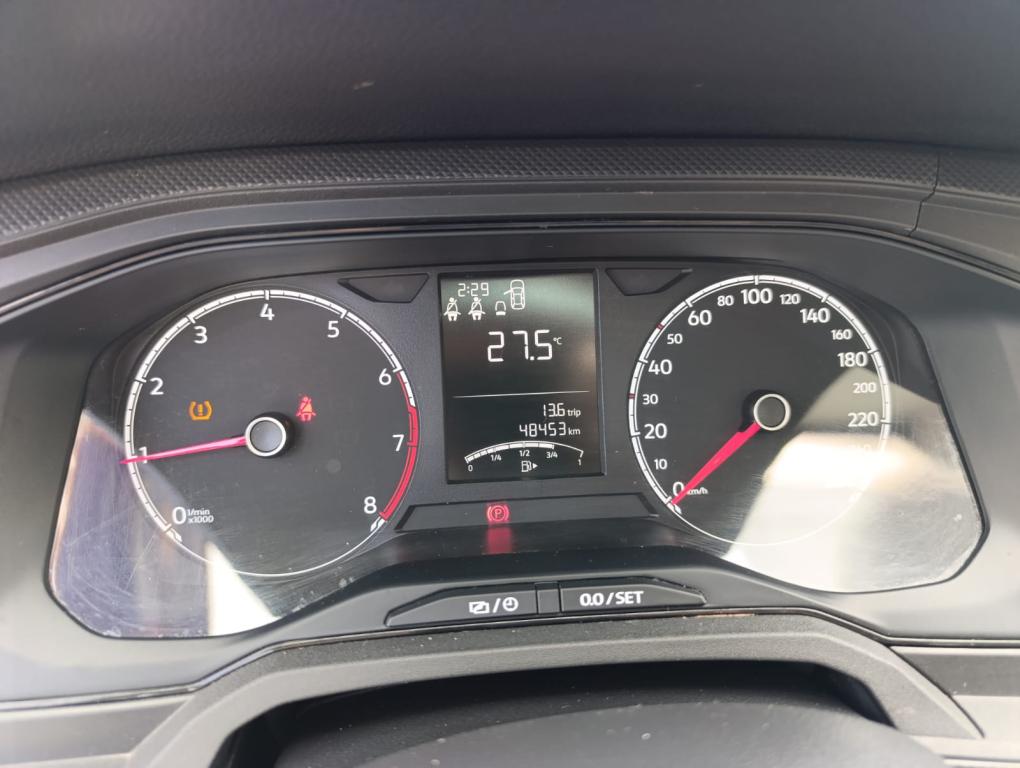 VOLKSWAGEN Polo Hatch - Foto