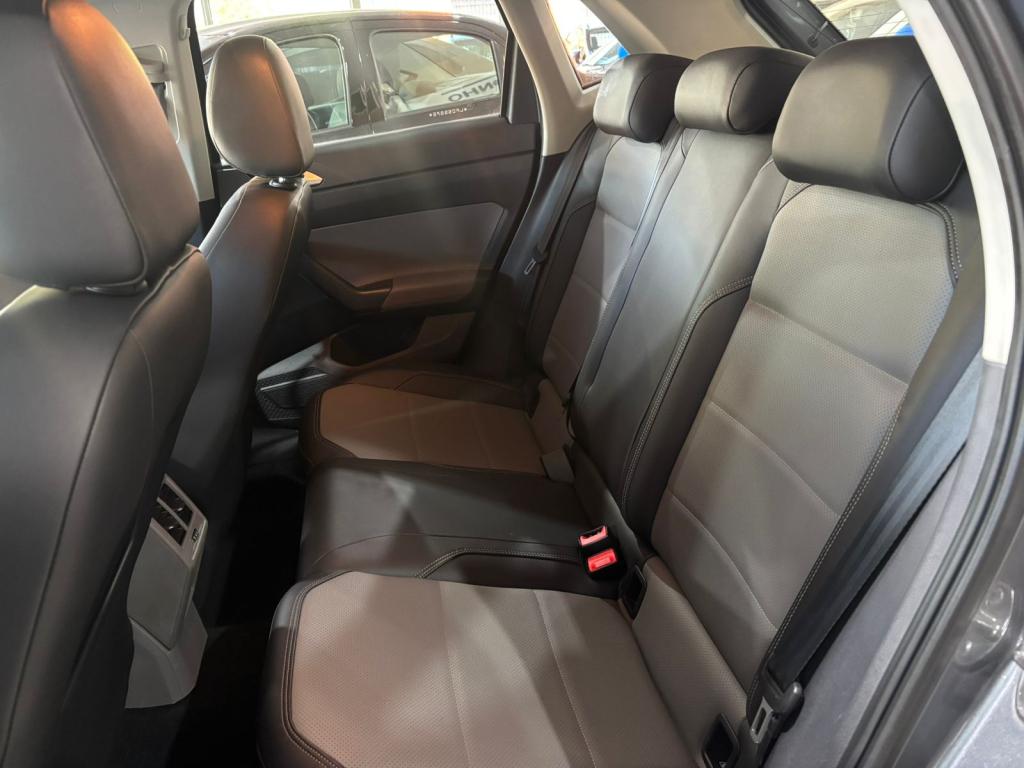 VOLKSWAGEN Polo Hatch - Foto