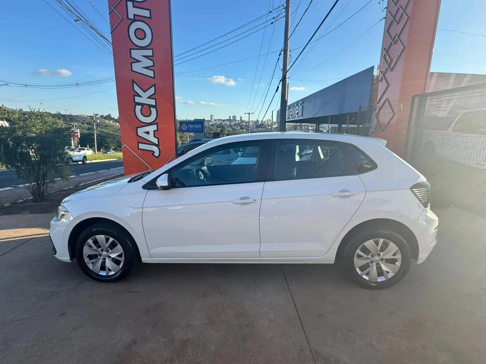 VOLKSWAGEN Polo Hatch - Foto