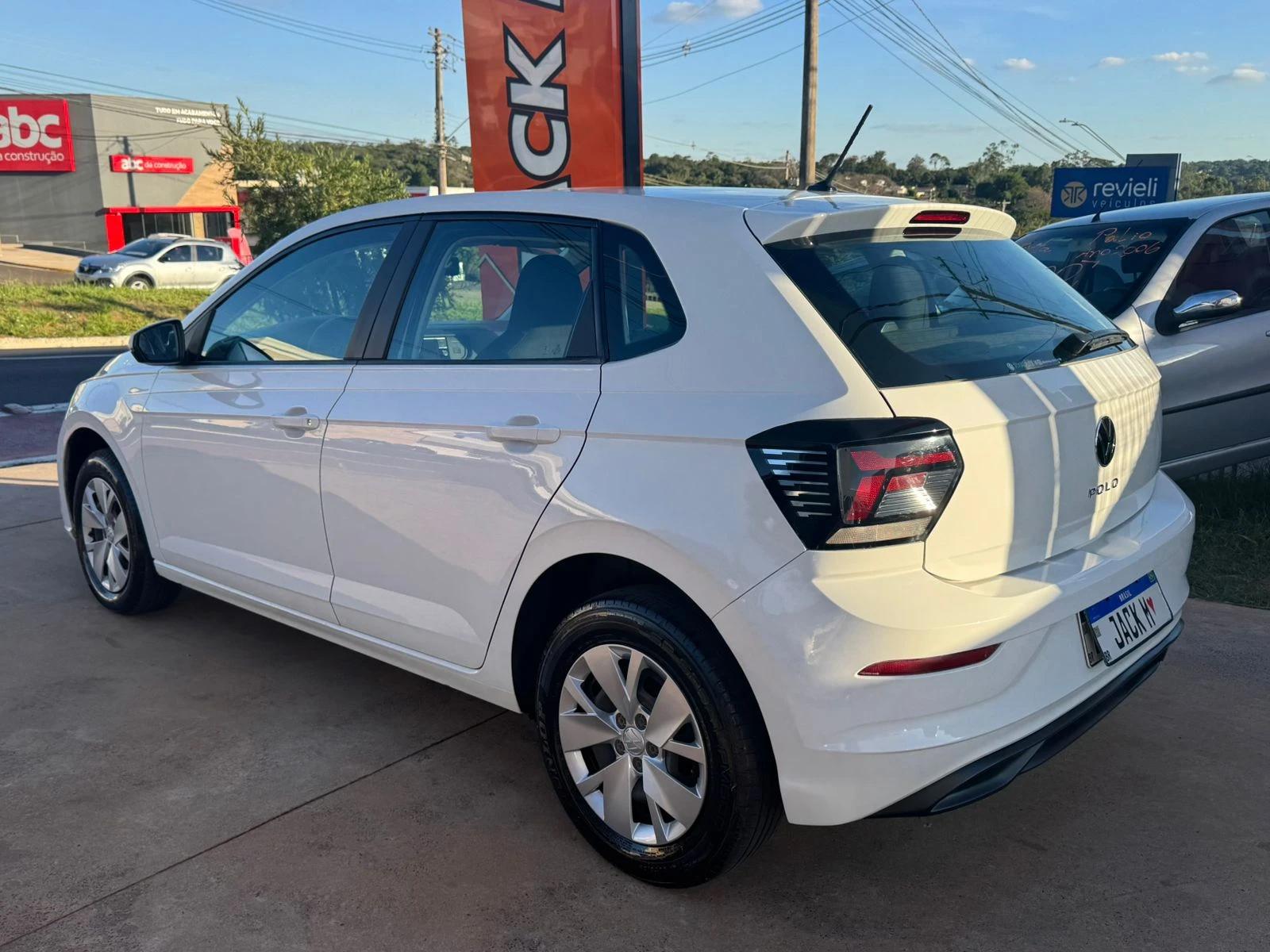 VOLKSWAGEN Polo Hatch - Foto