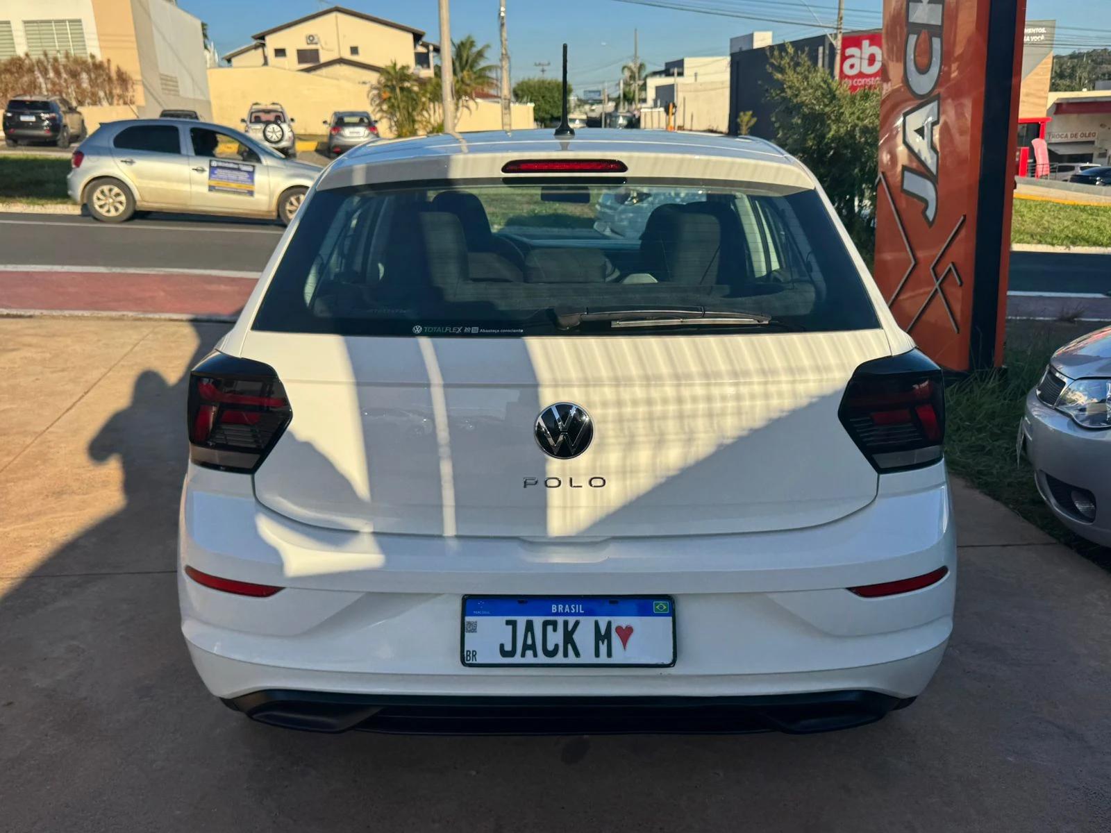 VOLKSWAGEN Polo Hatch - Foto