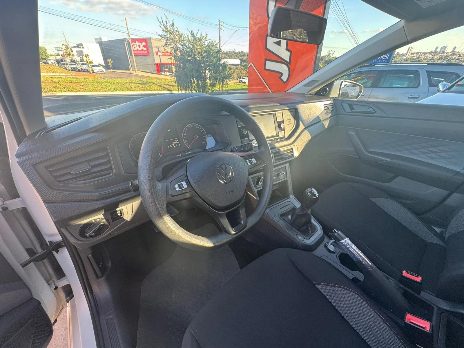 VOLKSWAGEN Polo Hatch - Foto