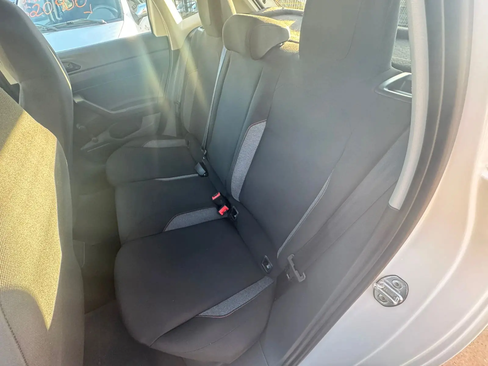 VOLKSWAGEN Polo Hatch - Foto