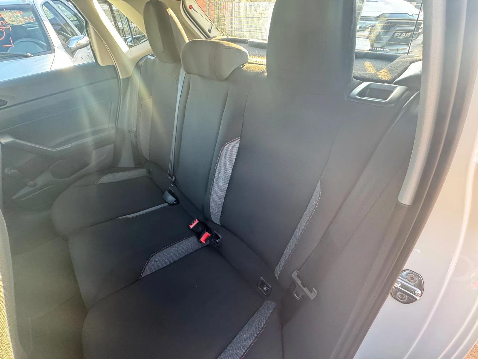 VOLKSWAGEN Polo Hatch - Foto