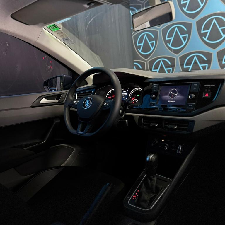 VOLKSWAGEN Polo Hatch - Foto