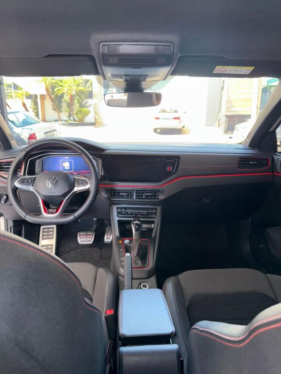 VOLKSWAGEN Polo Hatch - Foto