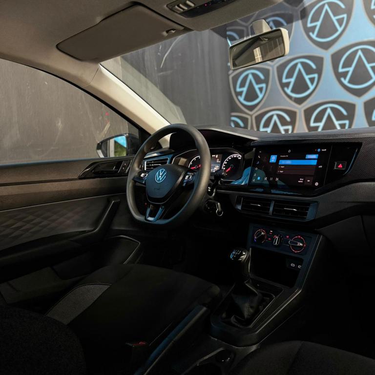 VOLKSWAGEN Polo Hatch - Foto