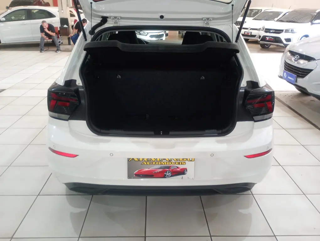 VOLKSWAGEN Polo Hatch - Foto