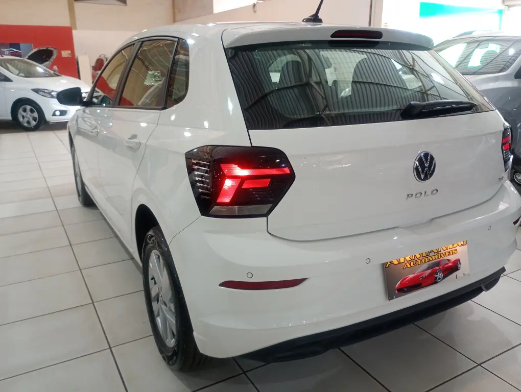 VOLKSWAGEN Polo Hatch - Foto