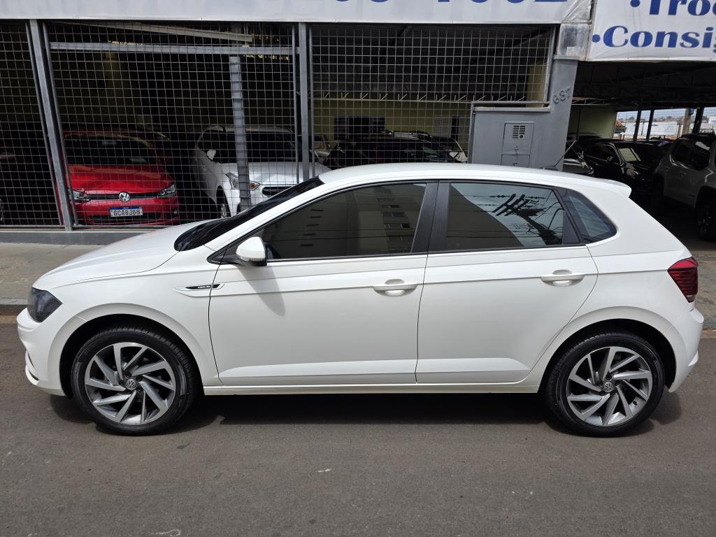 VOLKSWAGEN Polo Hatch - Foto