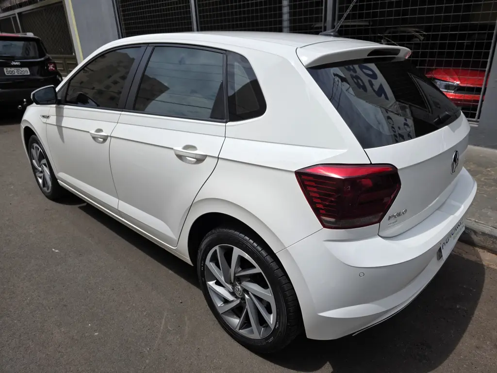 VOLKSWAGEN Polo Hatch - Foto