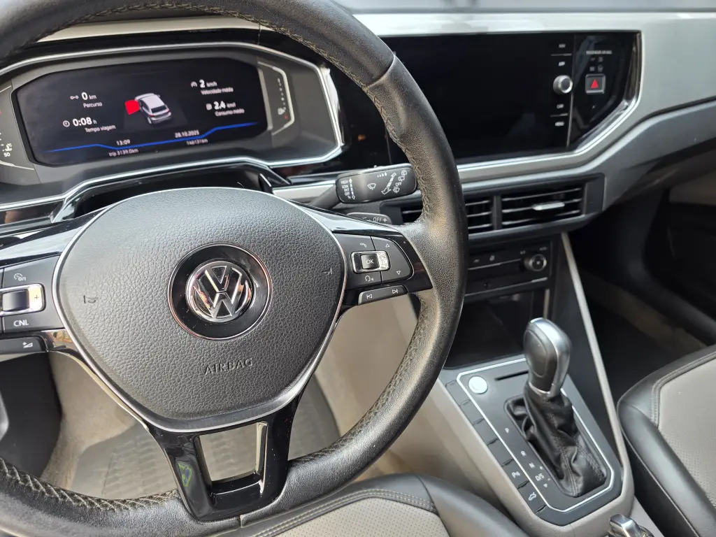 VOLKSWAGEN Polo Hatch - Foto