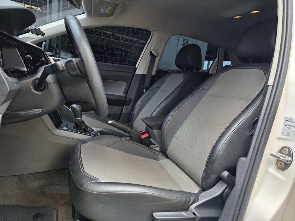 VOLKSWAGEN Polo Hatch - Foto