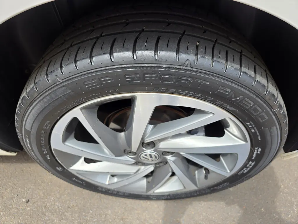 VOLKSWAGEN Polo Hatch - Foto