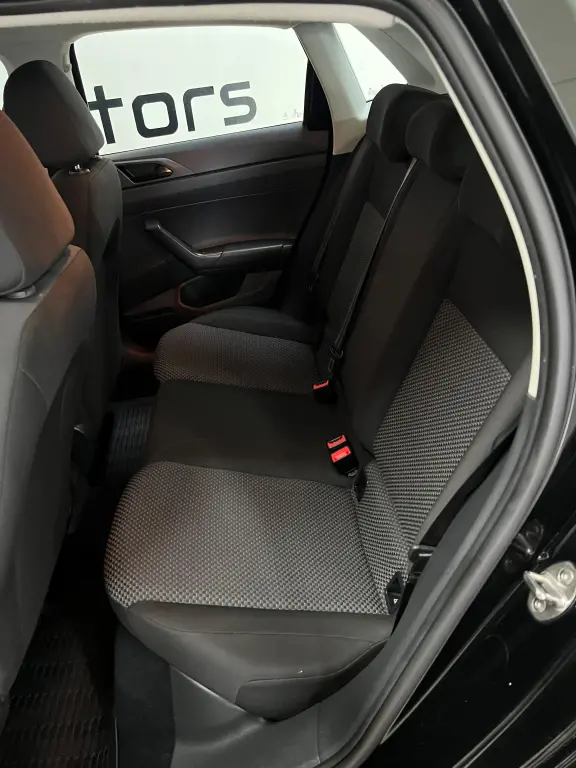 VOLKSWAGEN Polo Hatch - Foto