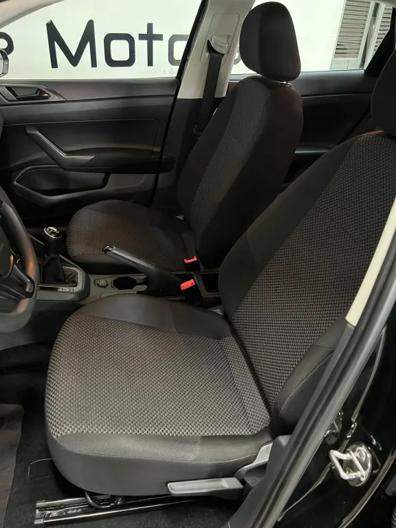 VOLKSWAGEN Polo Hatch - Foto