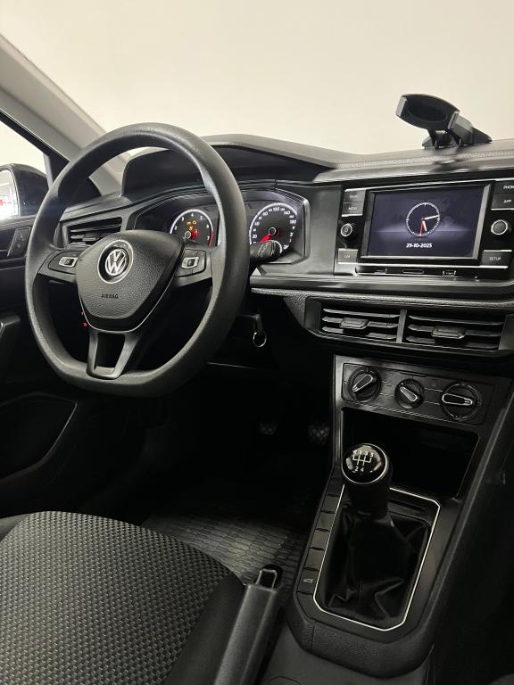 VOLKSWAGEN Polo Hatch - Foto
