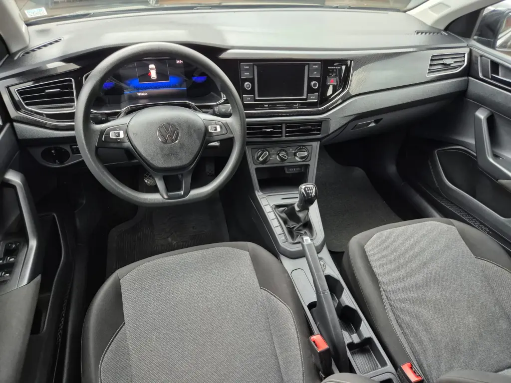 VOLKSWAGEN Polo Hatch - Foto