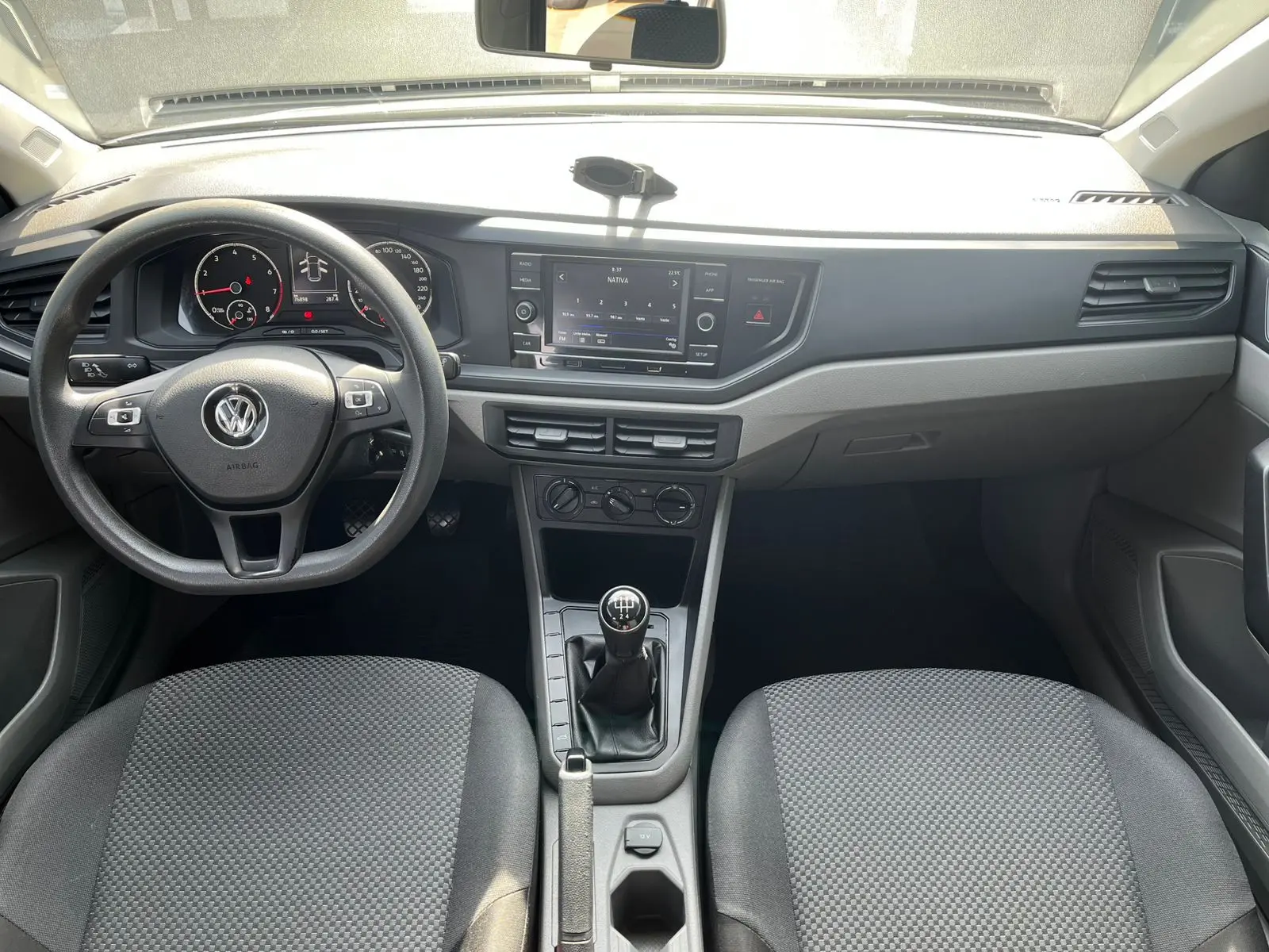 VOLKSWAGEN Polo Hatch - Foto