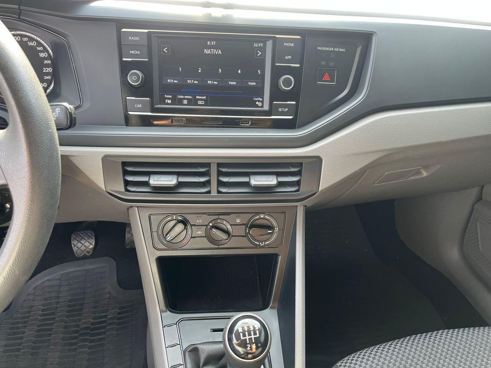 VOLKSWAGEN Polo Hatch - Foto