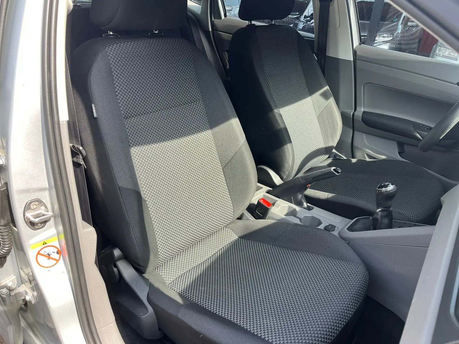 VOLKSWAGEN Polo Hatch - Foto